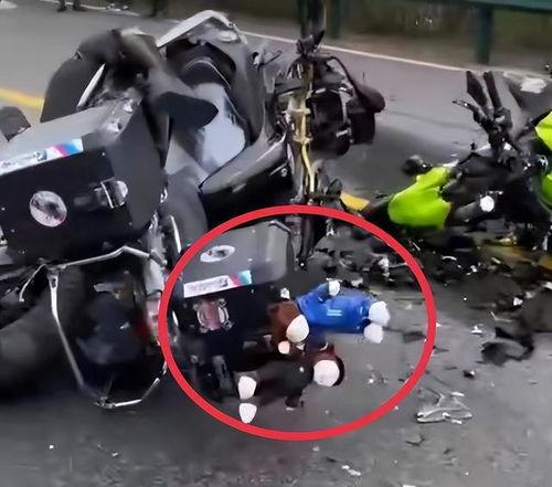 机车车祸吃瓜,揭秘机车车祸背后的真相与反思