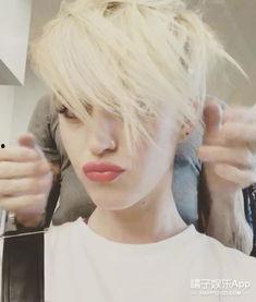 为了吃瓜剪头发