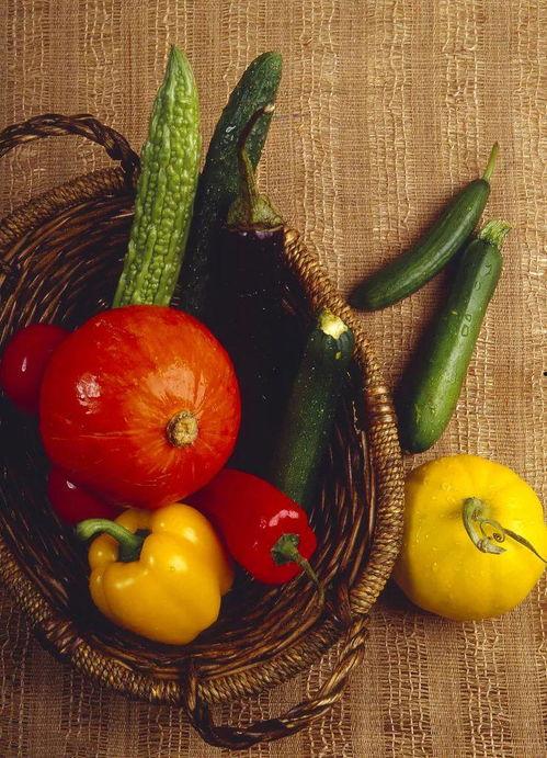 六零后吃瓜,见证时代变迁的“吃瓜群众”