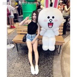 旅游女孩吃瓜视频,揭秘旅途中的美食与欢乐瞬间