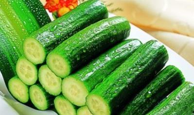 吃瓜涨肚子吗,吃瓜真的会涨肚子吗？揭秘瓜果的神奇效应