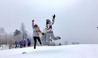 长春滑雪教练吃瓜,教练吃瓜看热闹，揭秘冬季运动场上的趣味瞬间